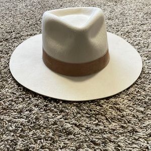 Gigi pip hat worn once